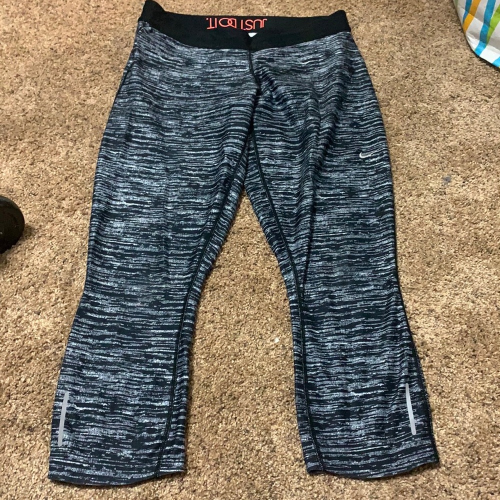 Nike dri fit Capri leggings